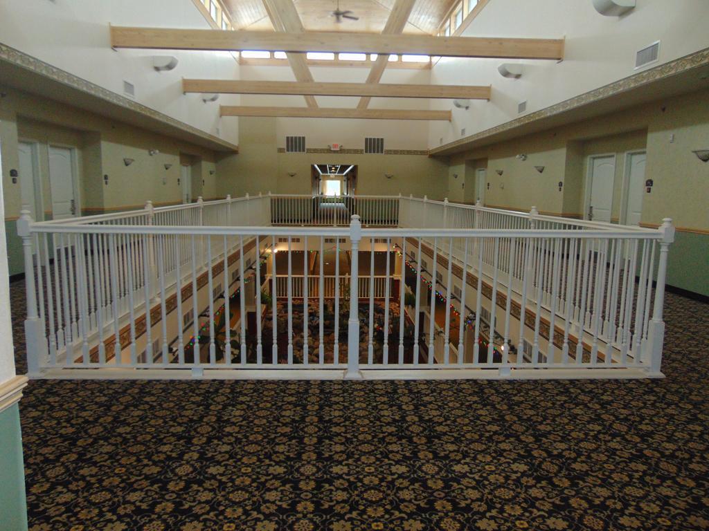 Days Inn By Wyndham Pentwater Exterior photo